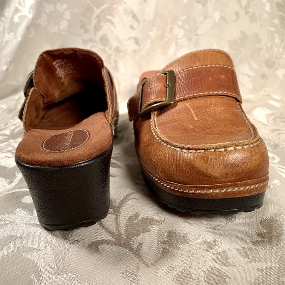 Naturalizer Brown Leather "Skeet" Clogs - Picture 2 of 3
